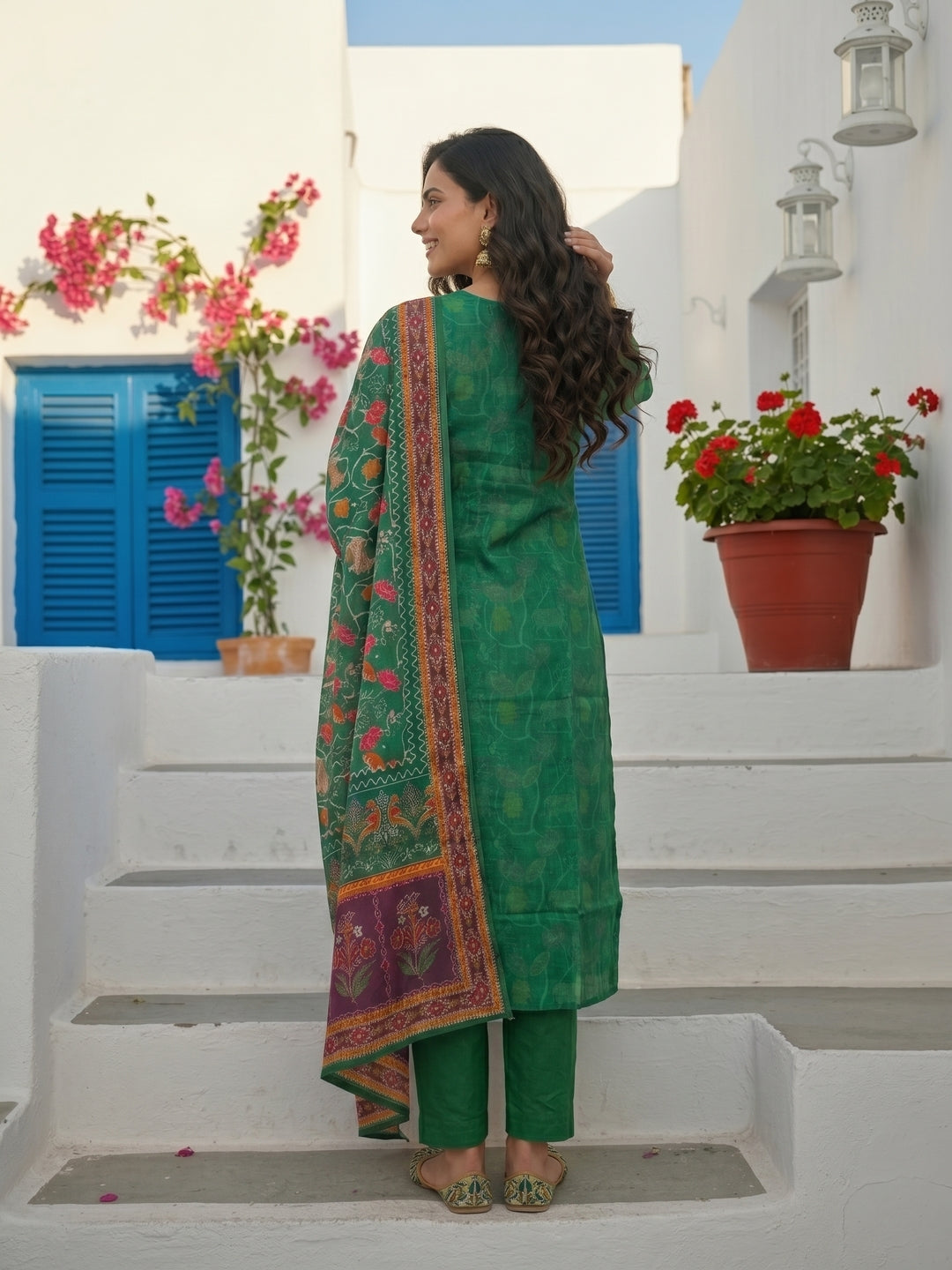 Solid Threadwork Embroidered Straight Kurta with Pant & Dupatta - Green