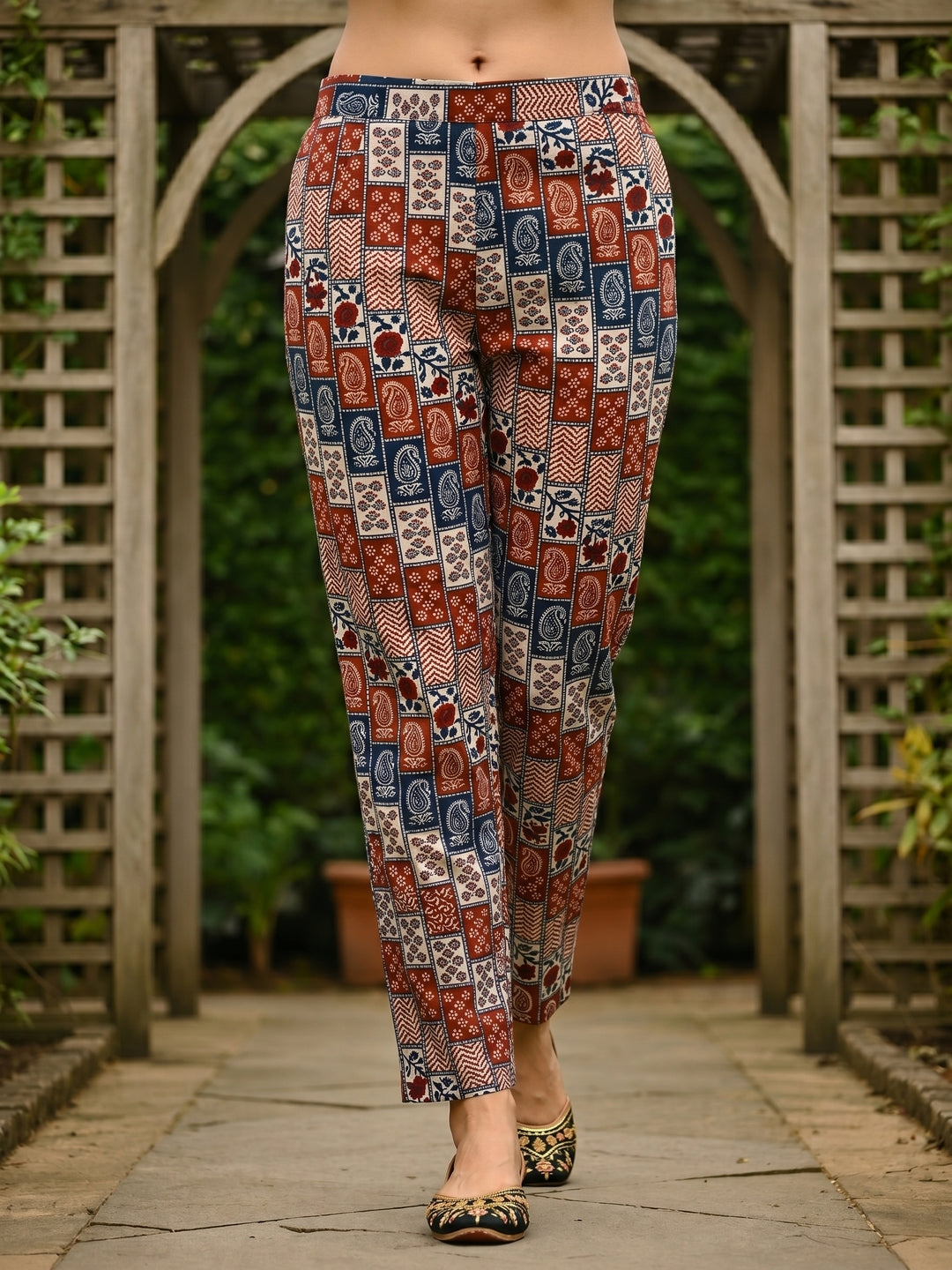 Solid Checks Printed A-Line Kurta with Pant- Off White