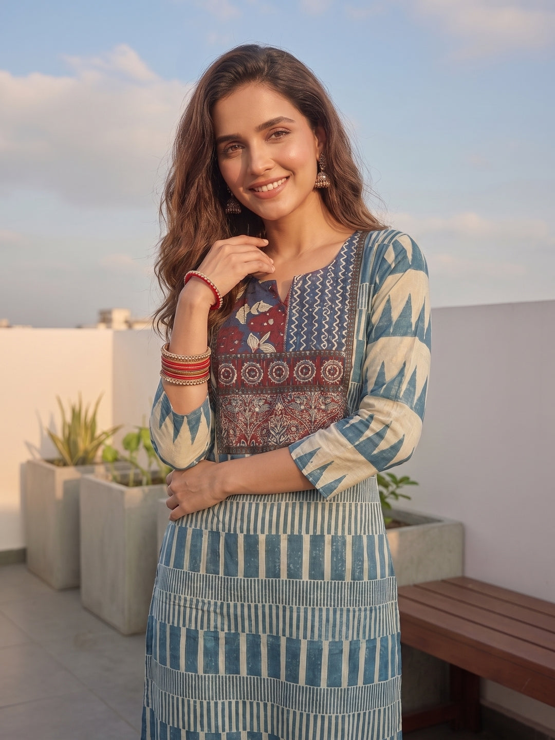 Geometric & Ethnic Motif Printed Straight Kurta - Blue & Off White