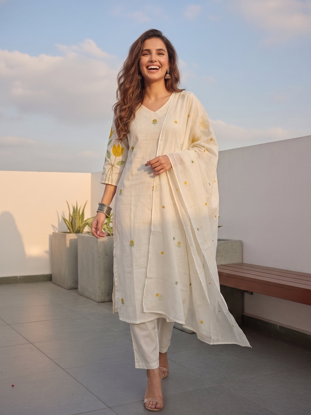 Floral Thread Embroidered Straight Kurta with Pant and Dupatta - Off White