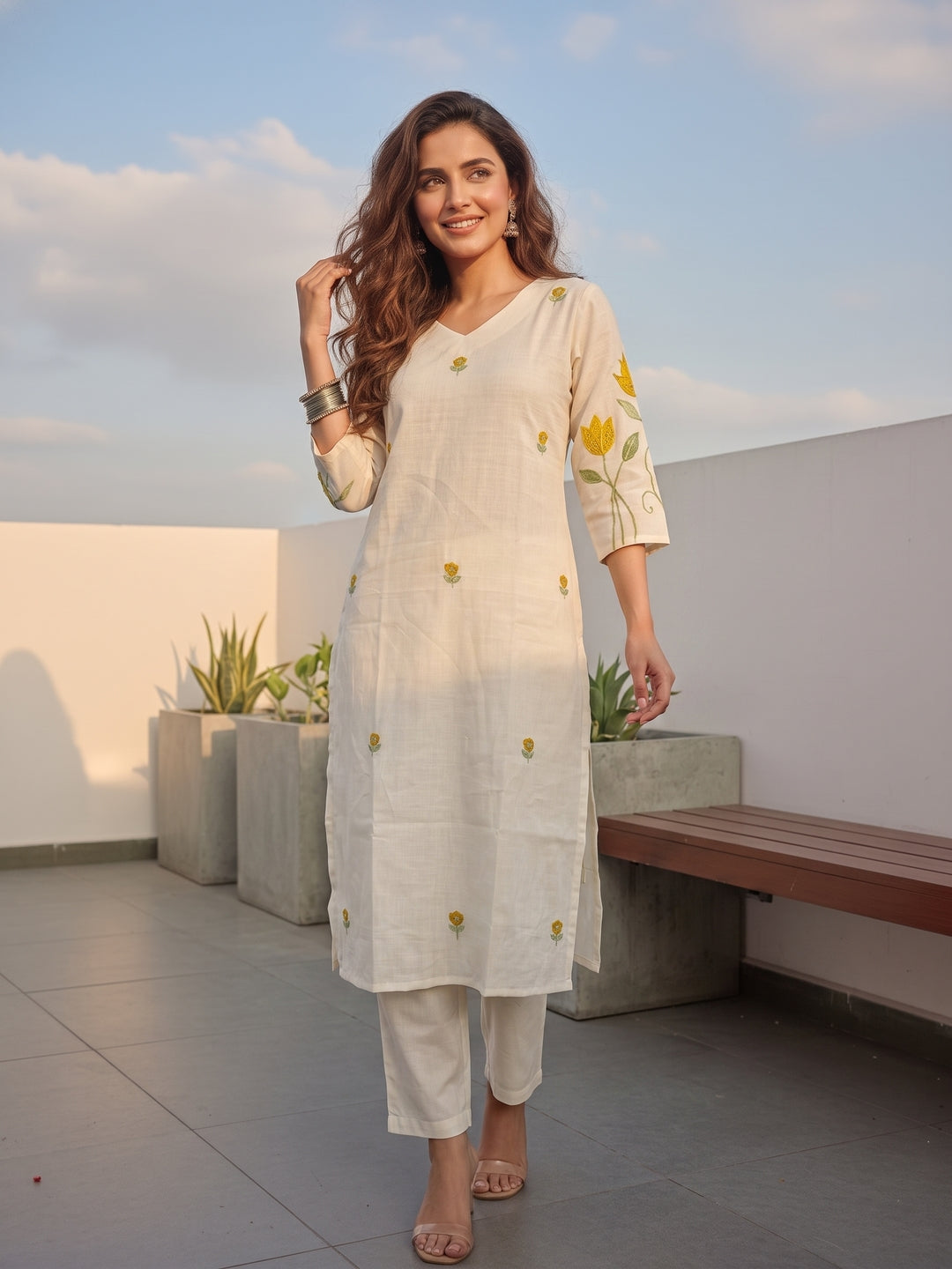 Floral Thread Embroidered Straight Kurta with Pant and Dupatta - Off White