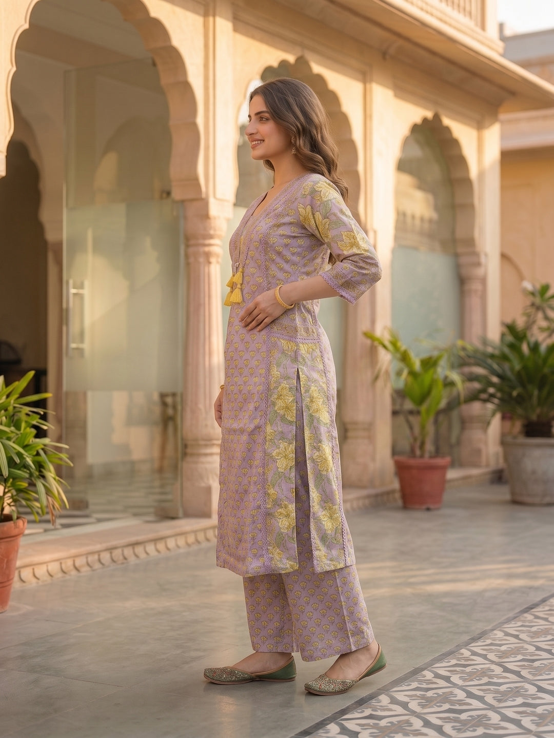 Ethnic Printed Straight Kurta with Pyjama & Dupatta - Lavender