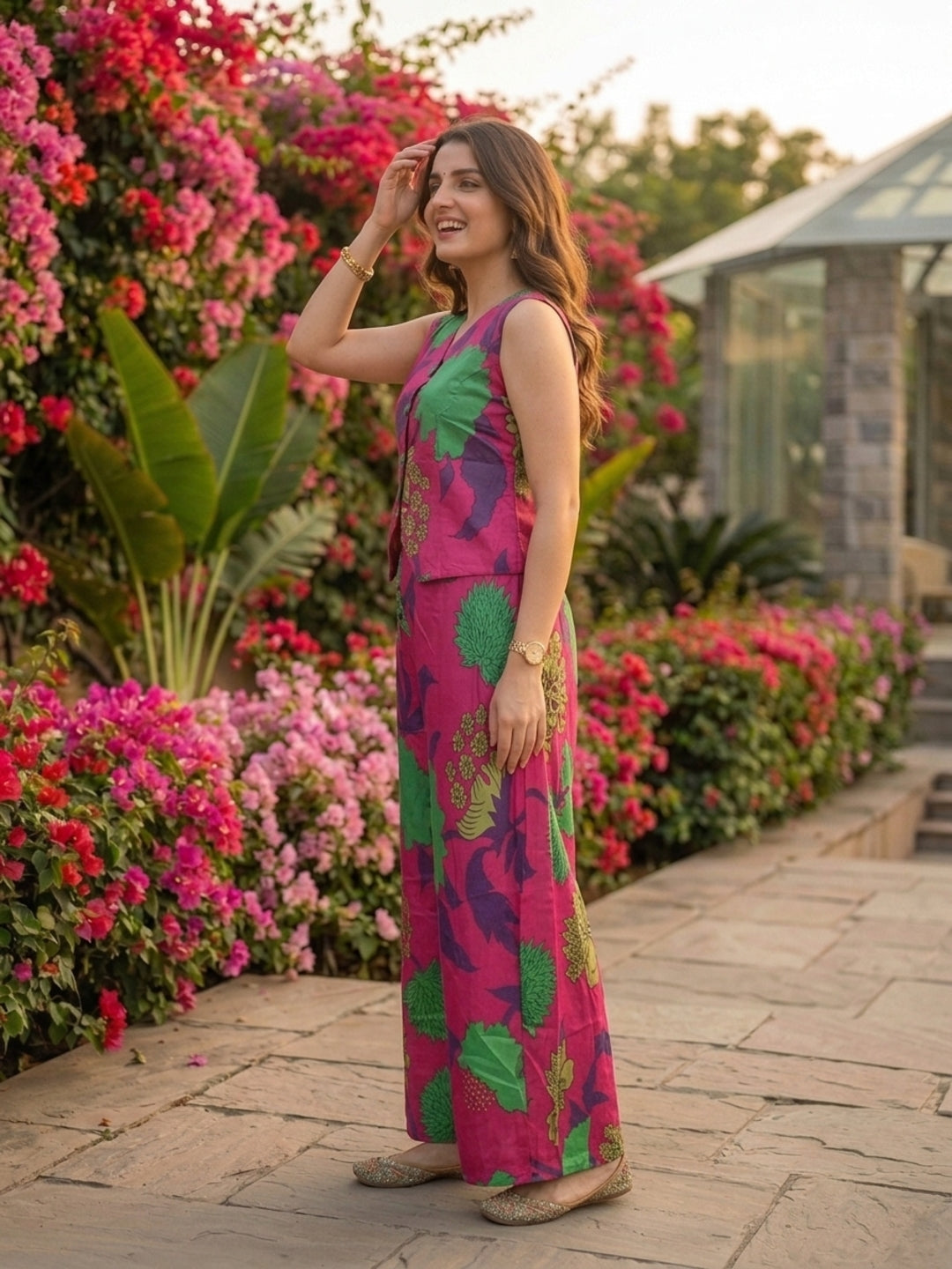 Pink floral printed sleeveless co-ord set, product photo 5