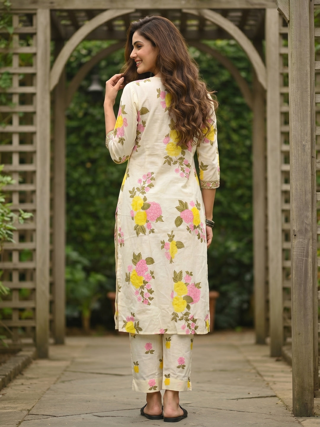 Floral Printed Straight Kurta with Pyjamas & Dupatta - Cream