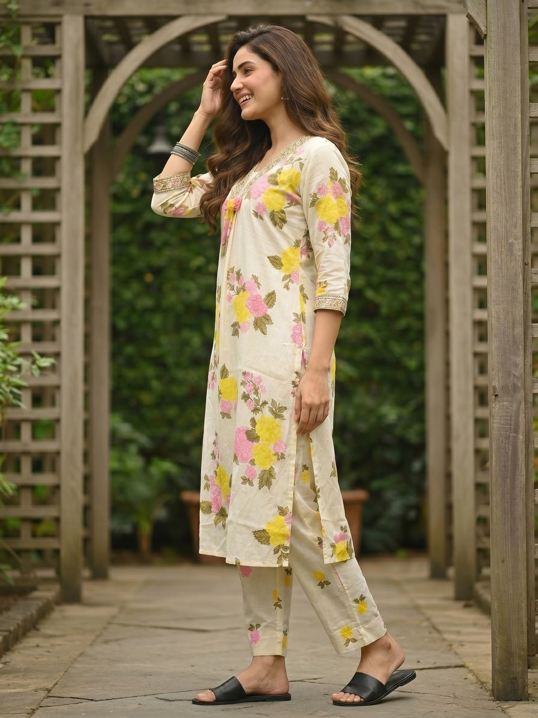 Floral Printed Straight Kurta with Pyjamas & Dupatta - Cream