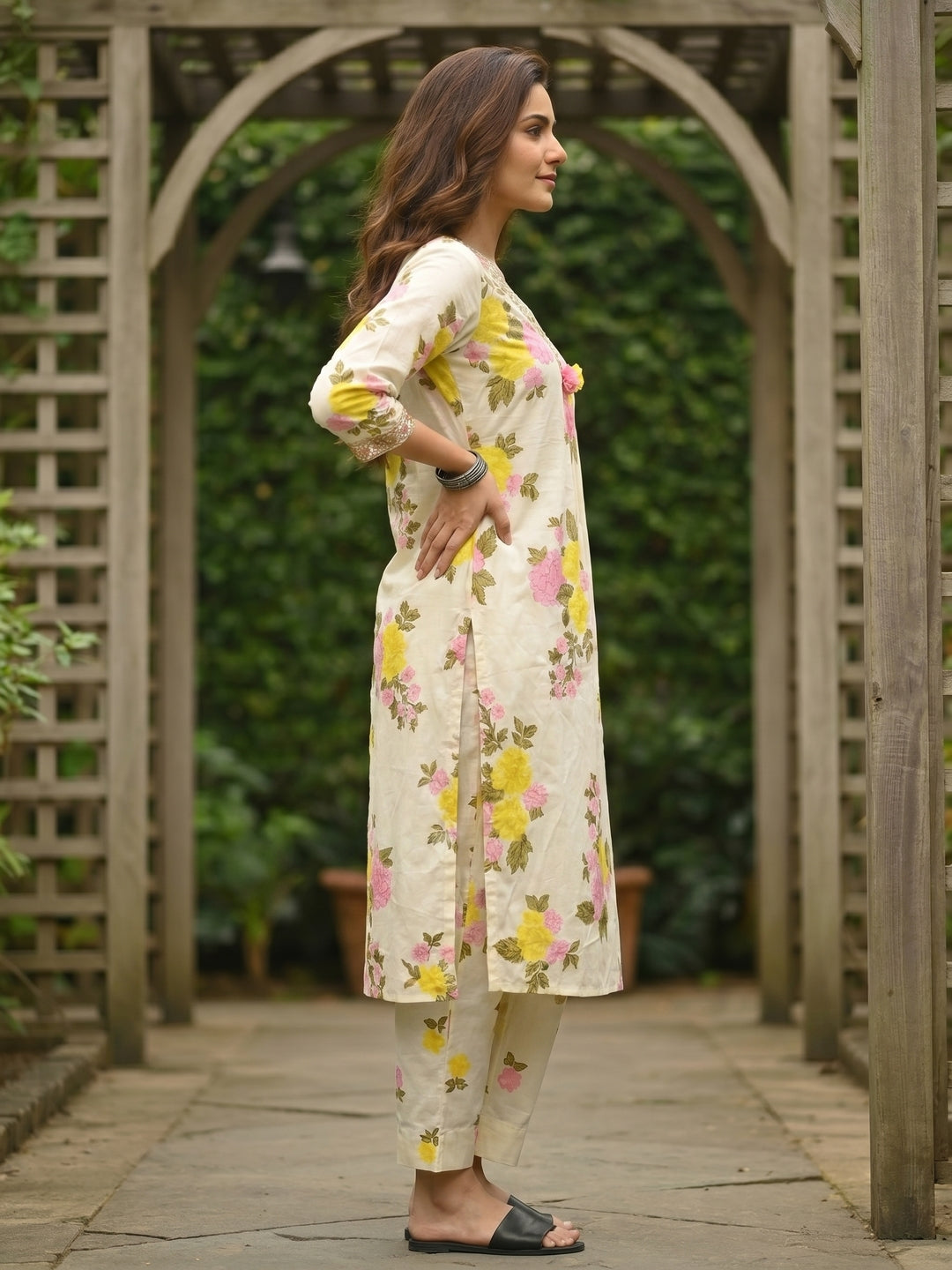 Floral Printed Straight Kurta with Pyjamas & Dupatta - Cream