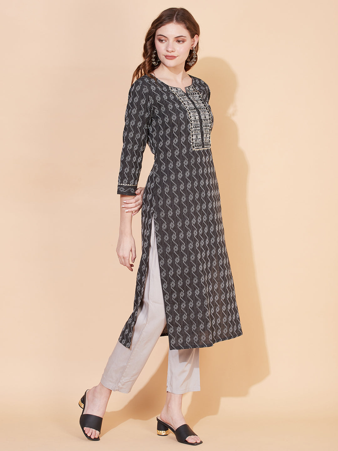 Kantha Woven & Embroidered Straight Fit Kurta – Parrot Green