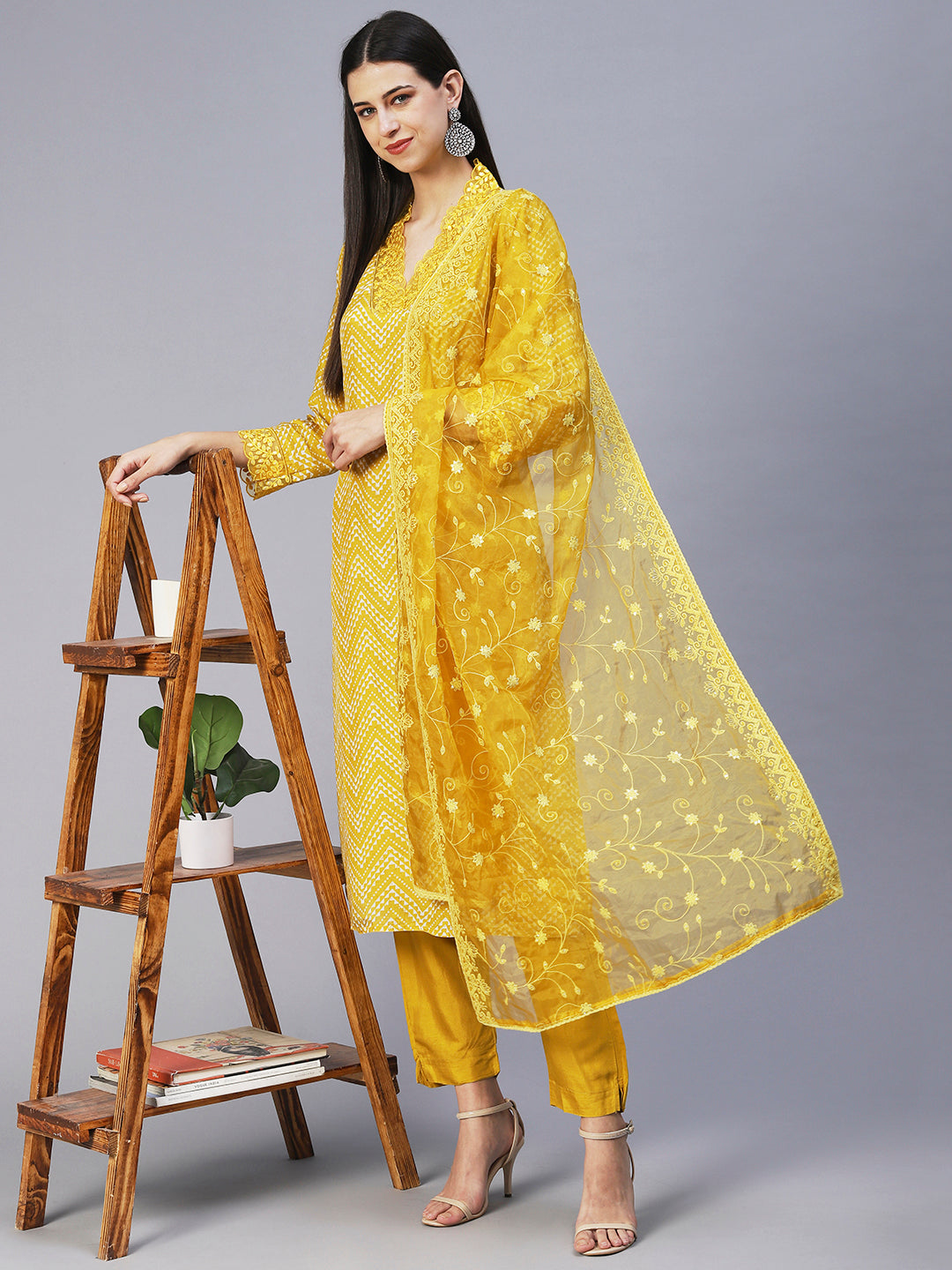 Geometric Printed Scallop Lace Kurta With Pants & Embroidered Dupatta - Yellow