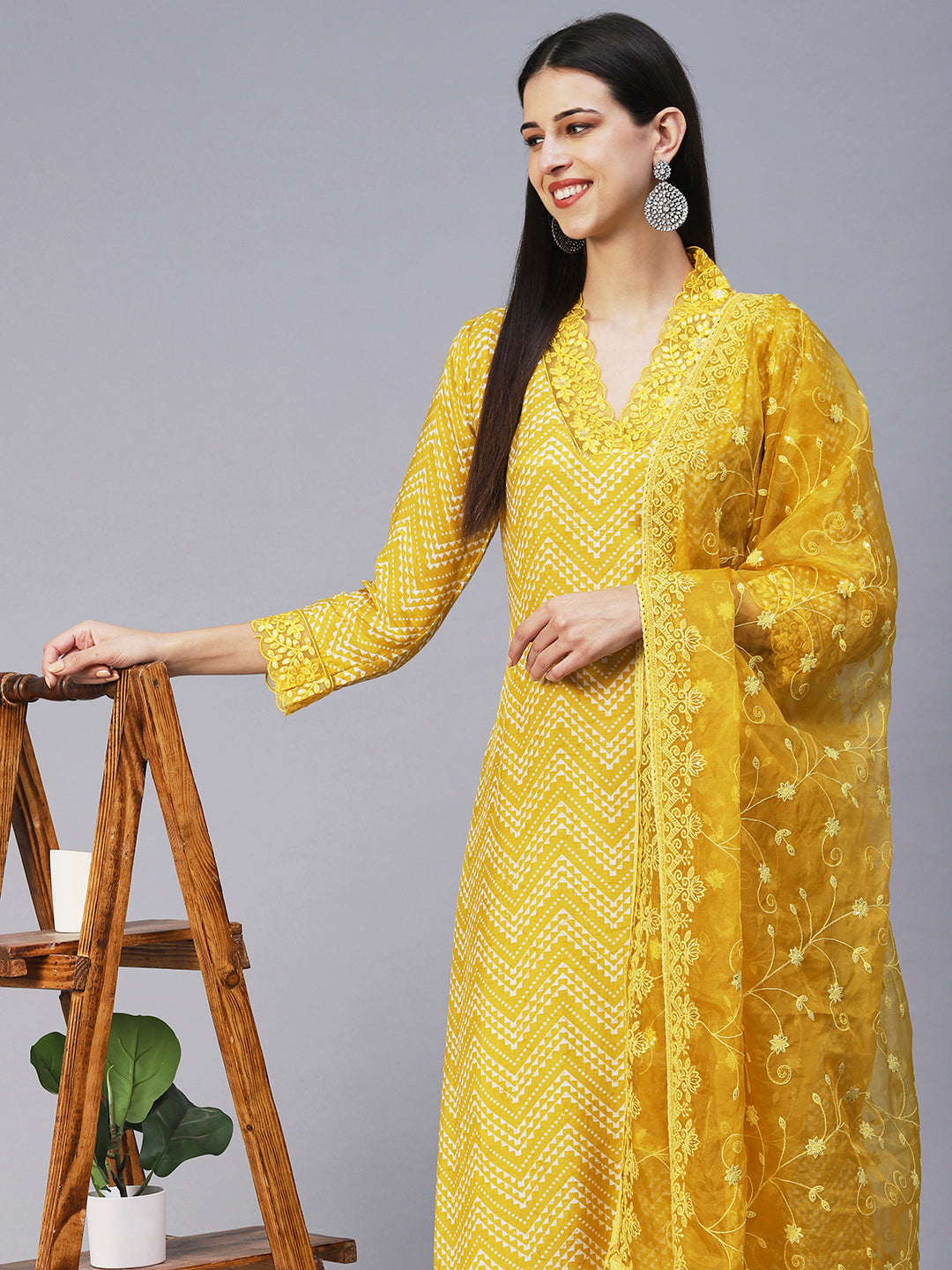 Geometric Printed Scallop Lace Kurta With Pants & Embroidered Dupatta - Yellow
