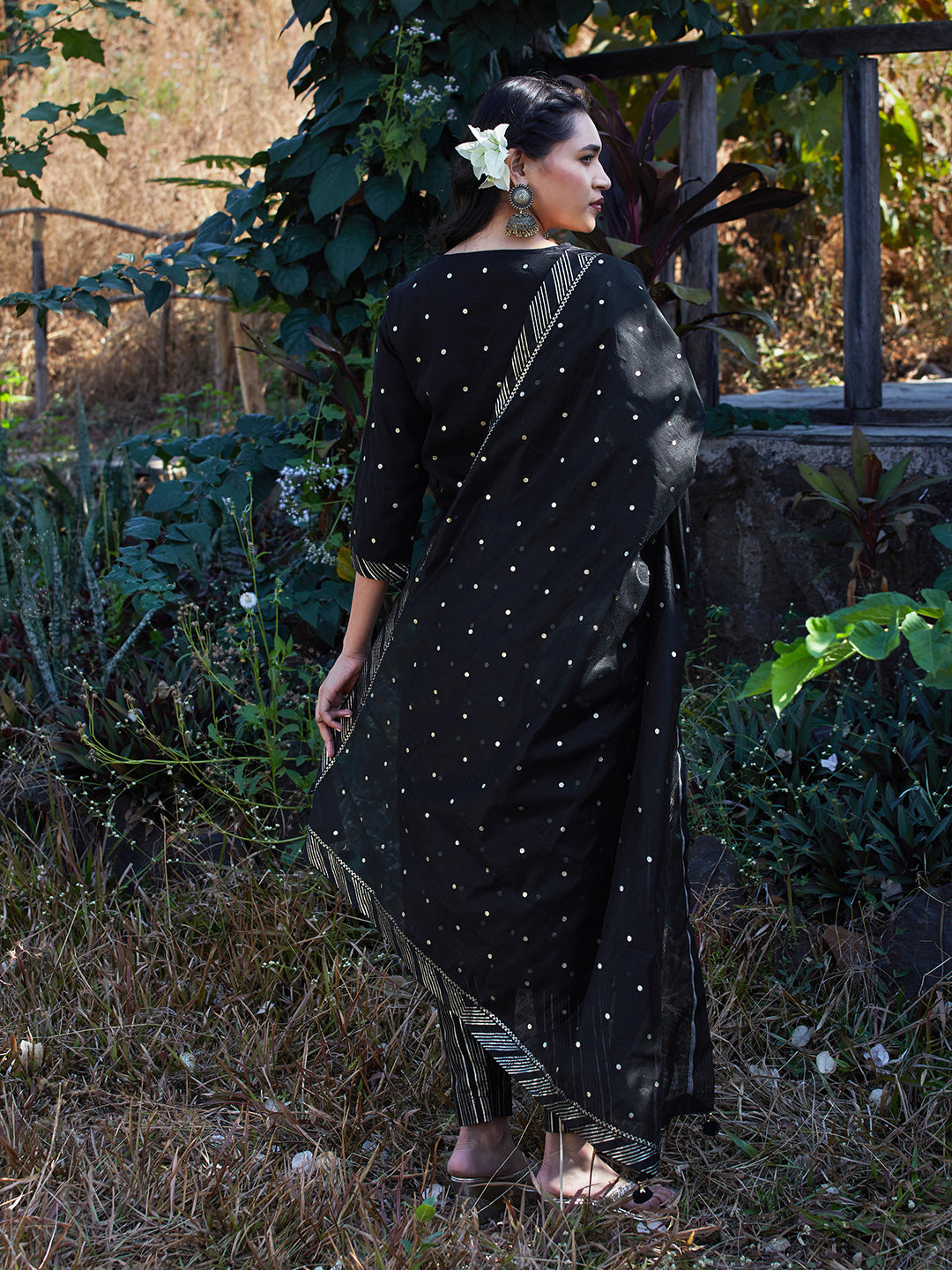 Solid Floral Embroidered Straight Fit Kurta with Pant & Dupatta - Black