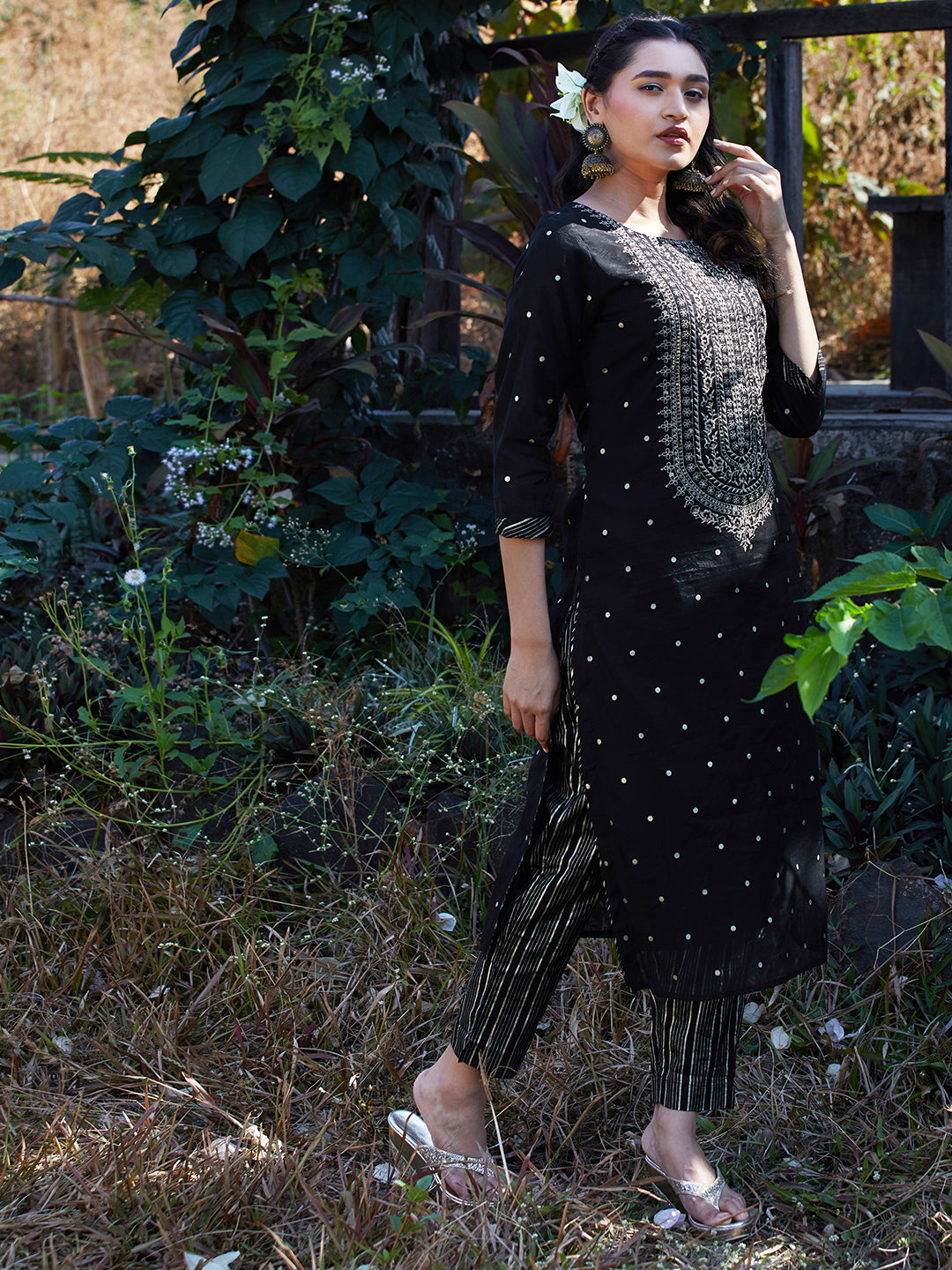 Solid Floral Embroidered Straight Fit Kurta with Pant & Dupatta - Black