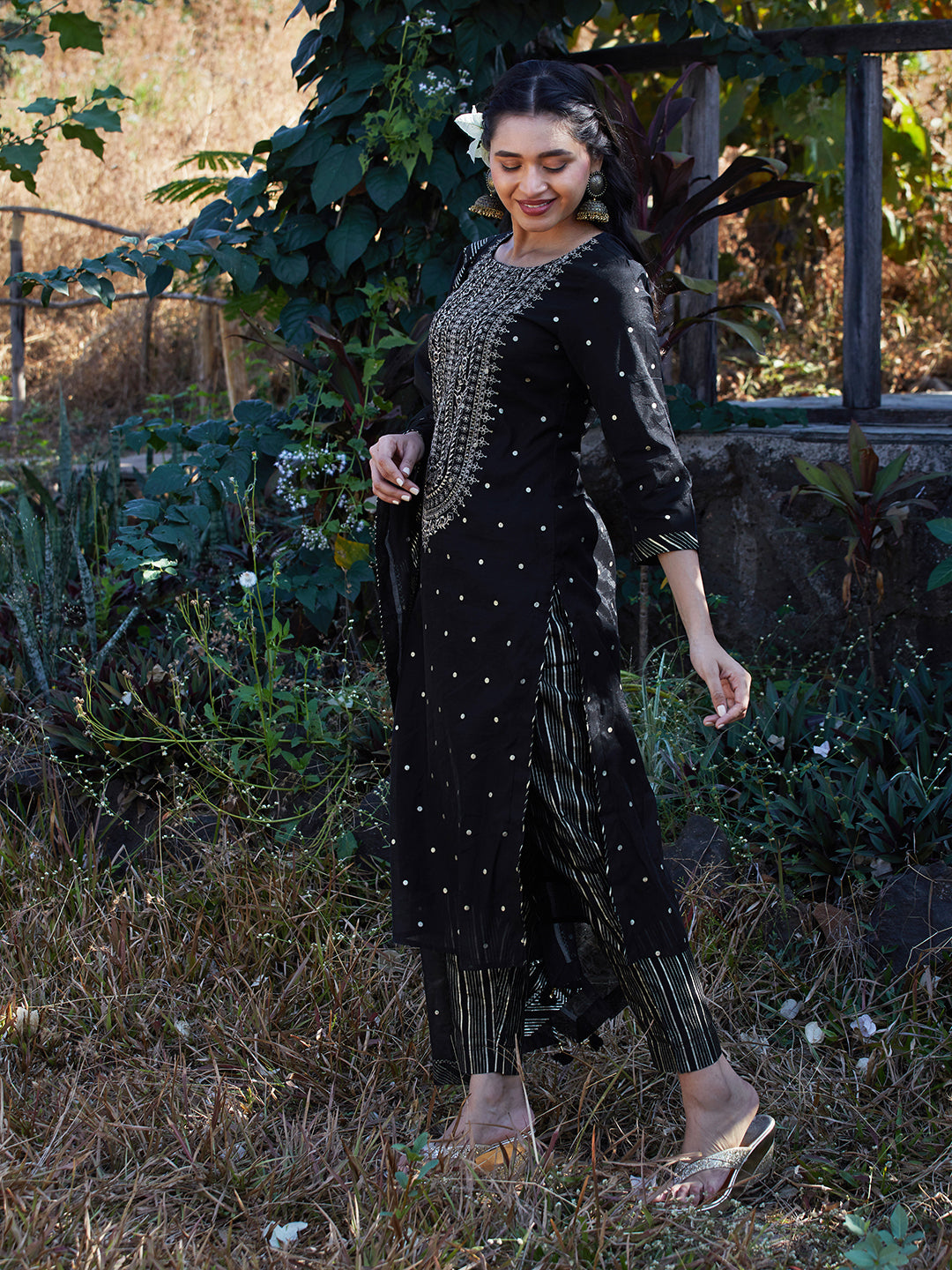 Solid Floral Embroidered Straight Fit Kurta with Pant & Dupatta - Black