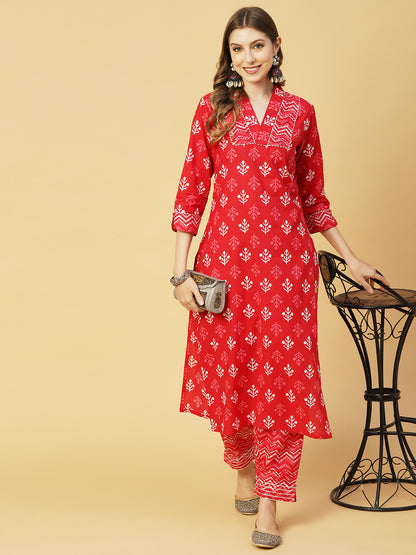 Ethnic Floral & Chevron Printed Straight Kurta with Pant - Red