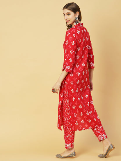 Ethnic Floral & Chevron Printed Straight Kurta with Pant - Red