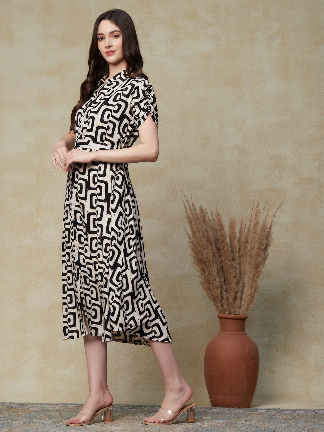 Abstract Geometric Printed A-Line Flared Midi Dress with Belt - Black & Off White