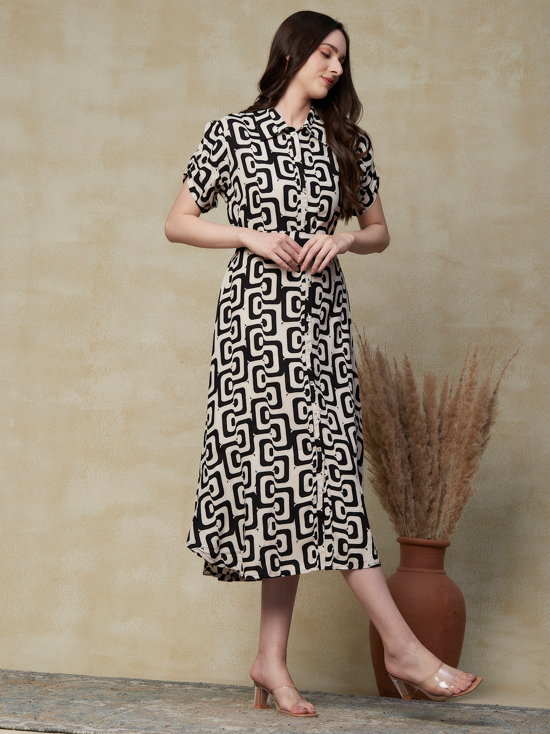 Abstract Geometric Printed A-Line Flared Midi Dress with Belt - Black & Off White