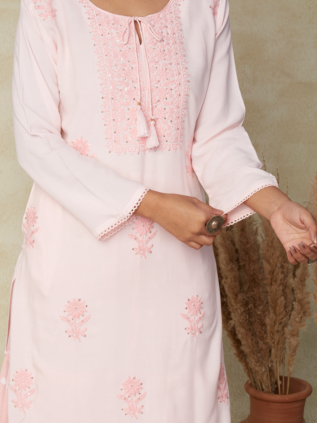 Solid Resham & Sequins Embroidered Kurta - Pink