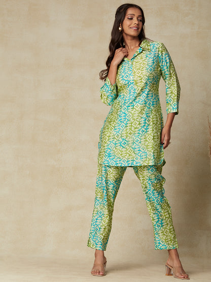 Abstract Foil Printed Mother-of-Pearl Buttoned Kurta with Pants co-ord Set - Lime Green