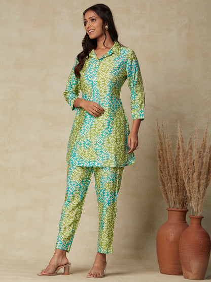 Abstract Foil Printed Mother-of-Pearl Buttoned Kurta with Pants co-ord Set - Lime Green