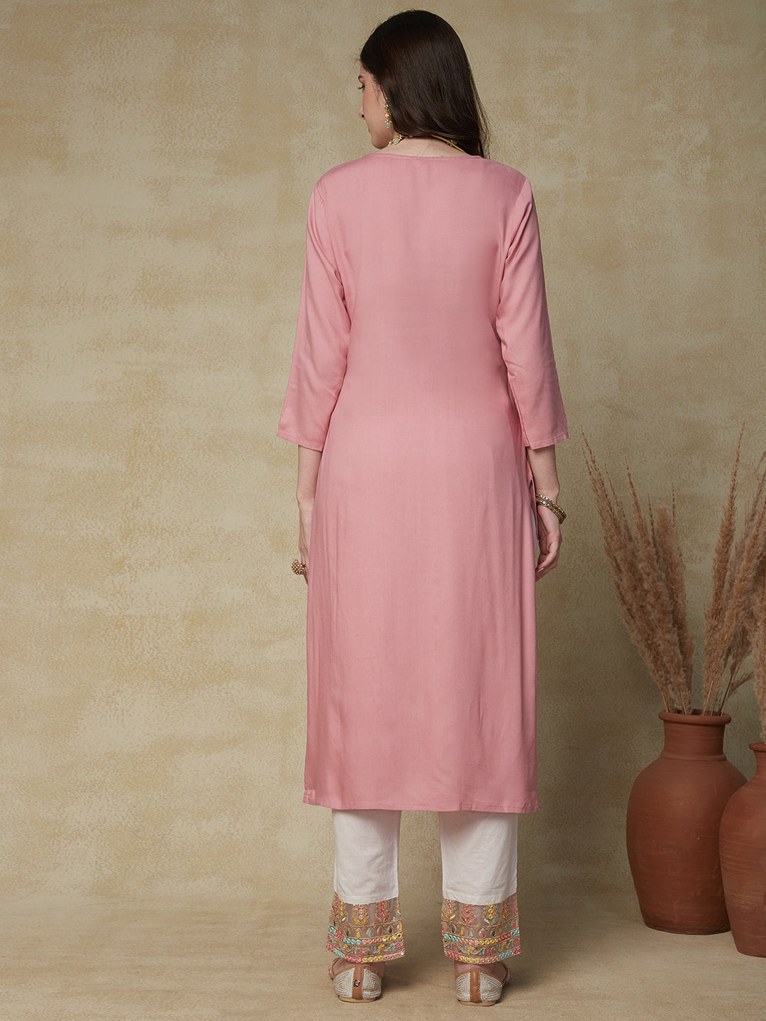 Solid Resham & Sequins Embroidered Kurta - Pink