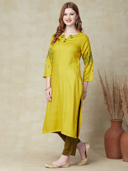 Ethnic Woven & Floral Embroidered Straight Fit Kurta - Green
