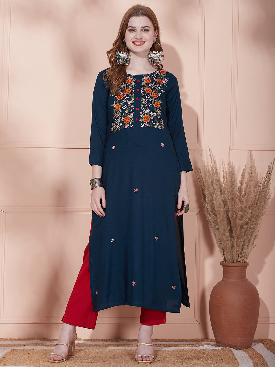 Solid Floral Hand Embroidered Straight Fit Kurta - Teal