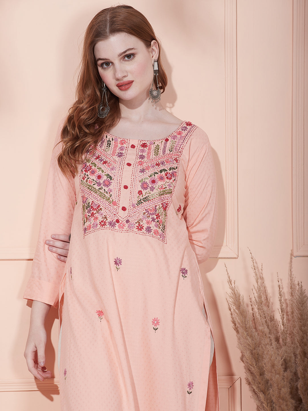Solid Floral Hand Embroidered Straight Fit Kurta - Peach