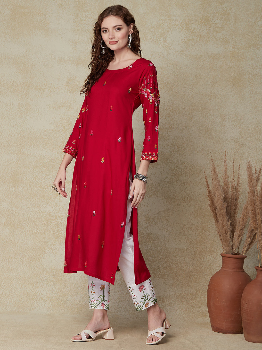 Solid Floral Hand Embroidered Straight Fit Kurta - Red
