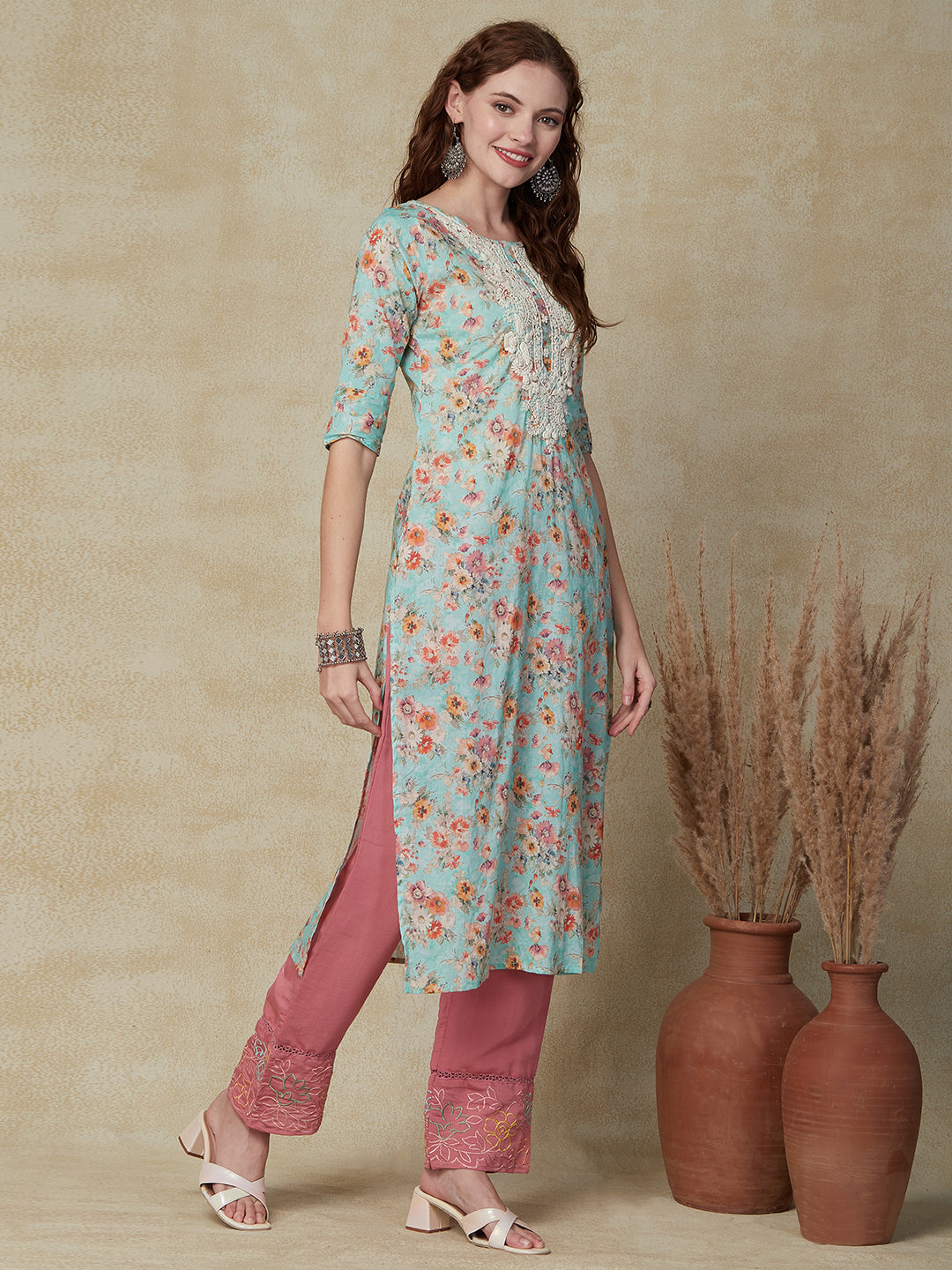 Floral Printed & Chikankari Embroidered Straight Fit Kurta - Turquoise Blue