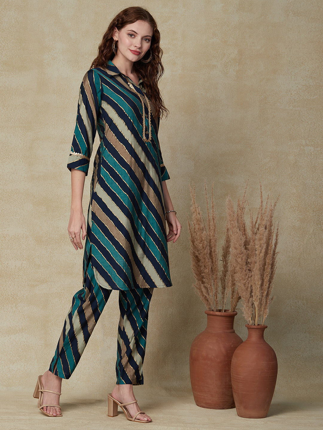Stripes Foil Printed Straight Fit Kurta with Pant - Blue