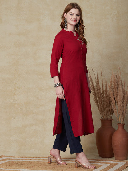 Solid Floral Embroidered Straight Fit Kurta - Maroon