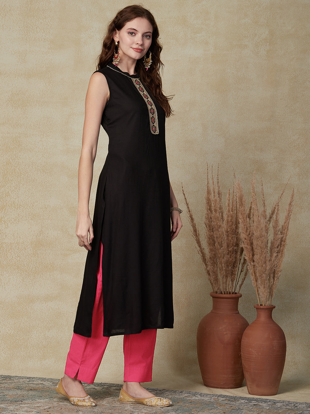 Solid Mirror, Zari, Sequins & Lace Embroidered Kurta - Black