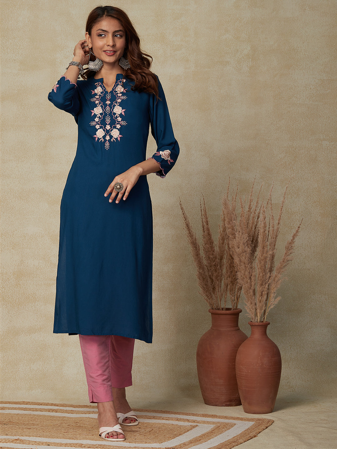 Solid Floral Resham Embroidered Kurta - Blue