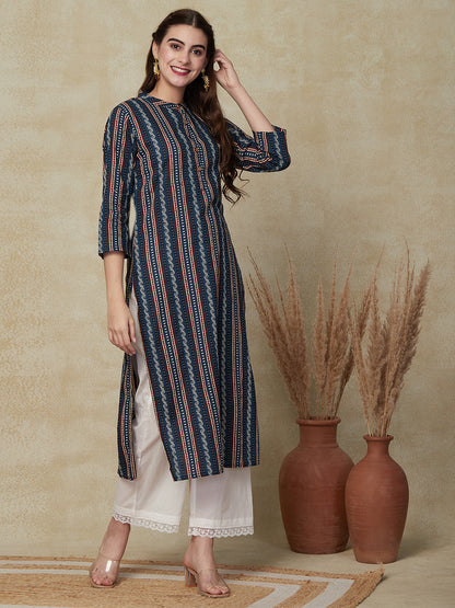 Abstract, Ethnic & Stripes Printed Wooden Buttoned Kurta - Blue