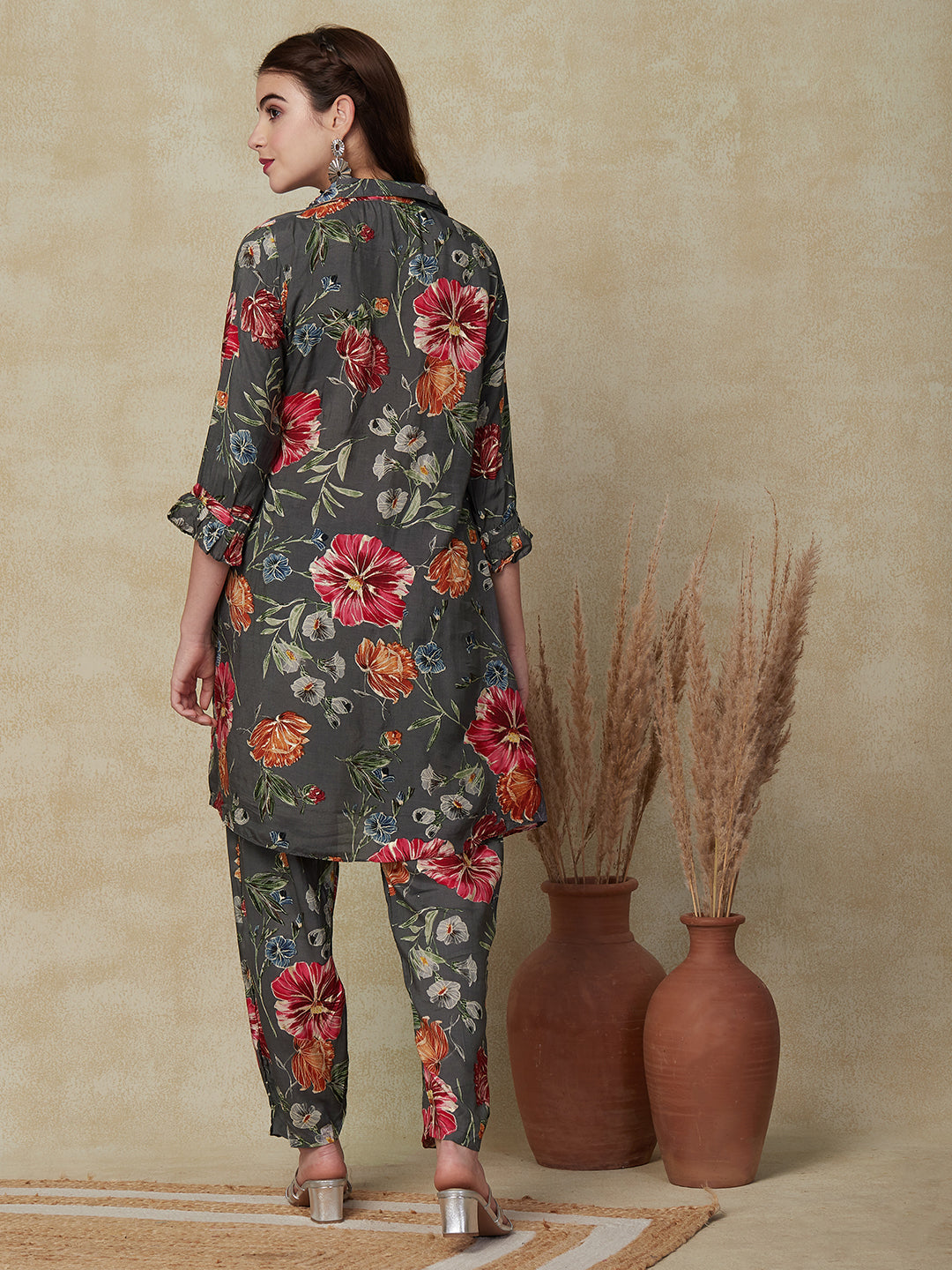Floral Printed Resham & Beads Embroidered Kurta with Pants Co-ord Set - Grey