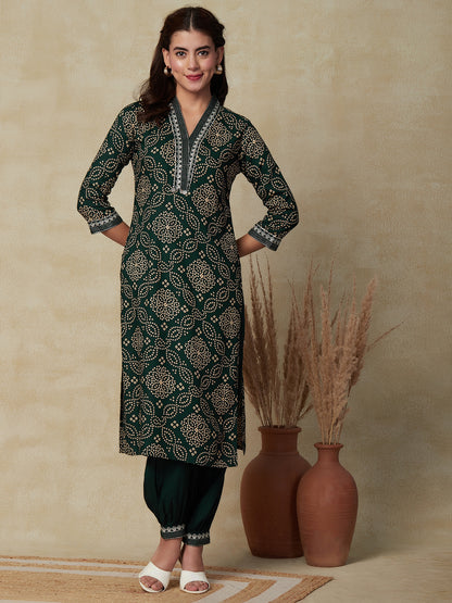 Bandhani Printed & Ethnic Embroidered Straight Fit Kurta - Green