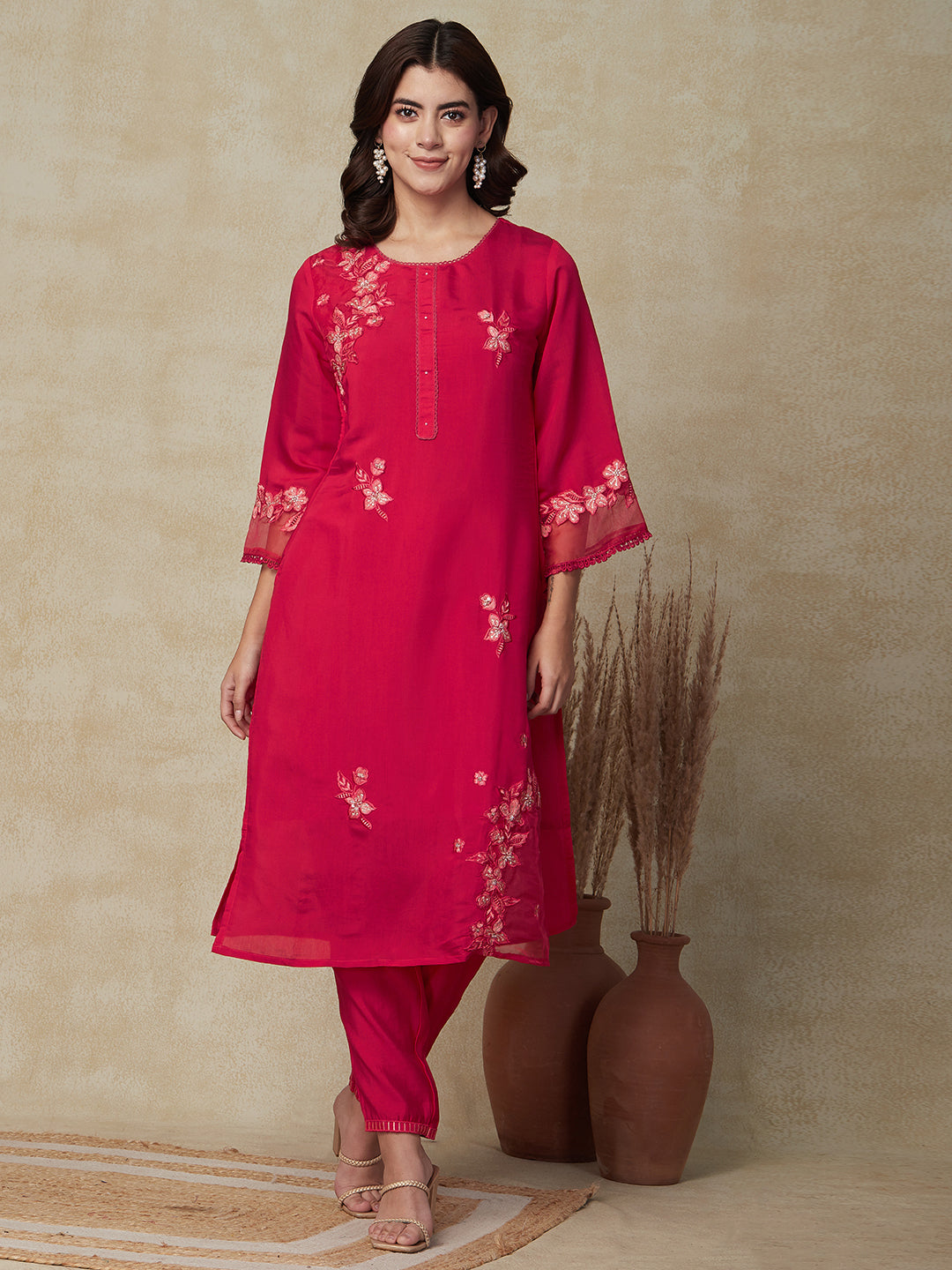 Solid Resham & Sequins Embroidered kurta with Pants & Dupatta - Pink