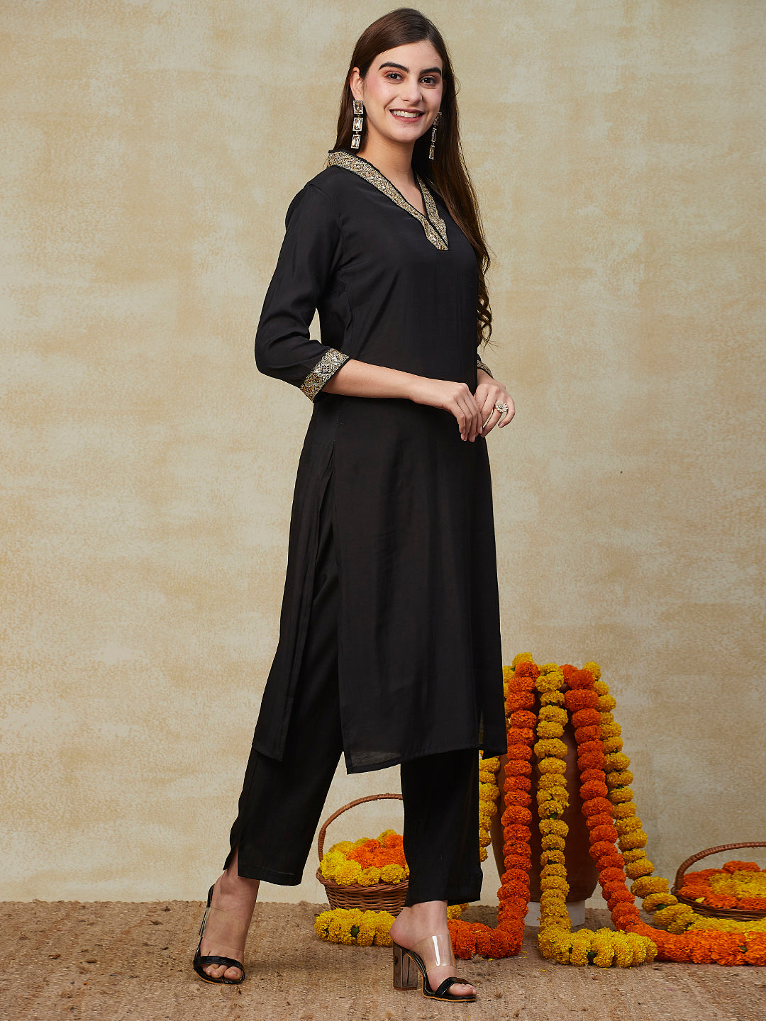 Solid Zari & Sequins Embroidered Kurta with Pants - Black