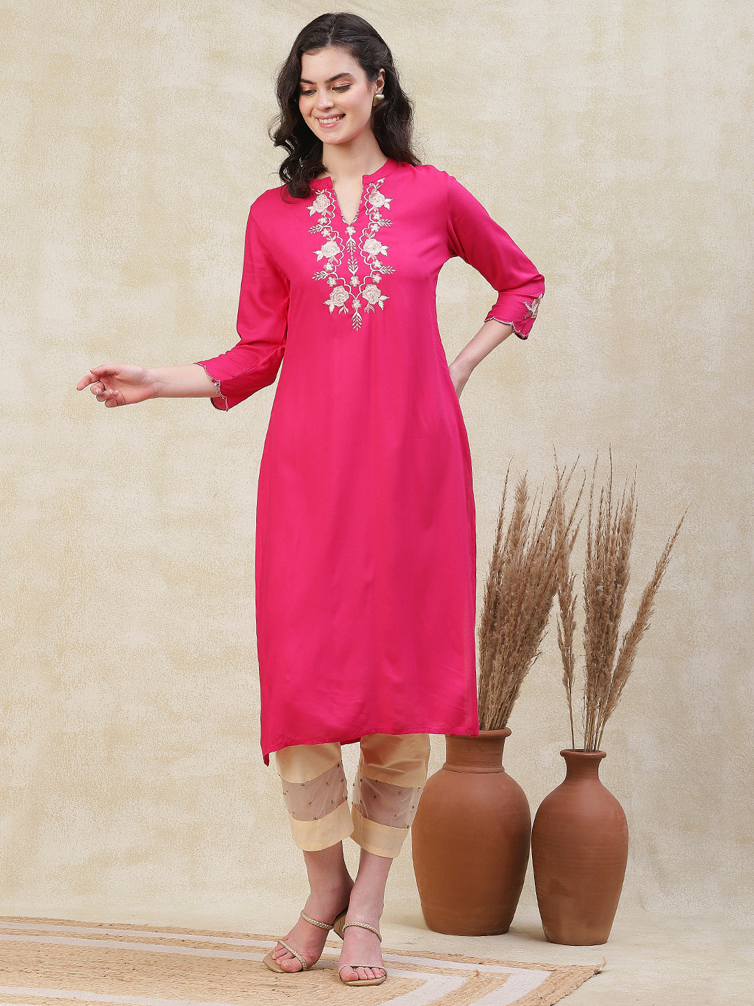 Solid Resham Embroidered Kurta - Pink