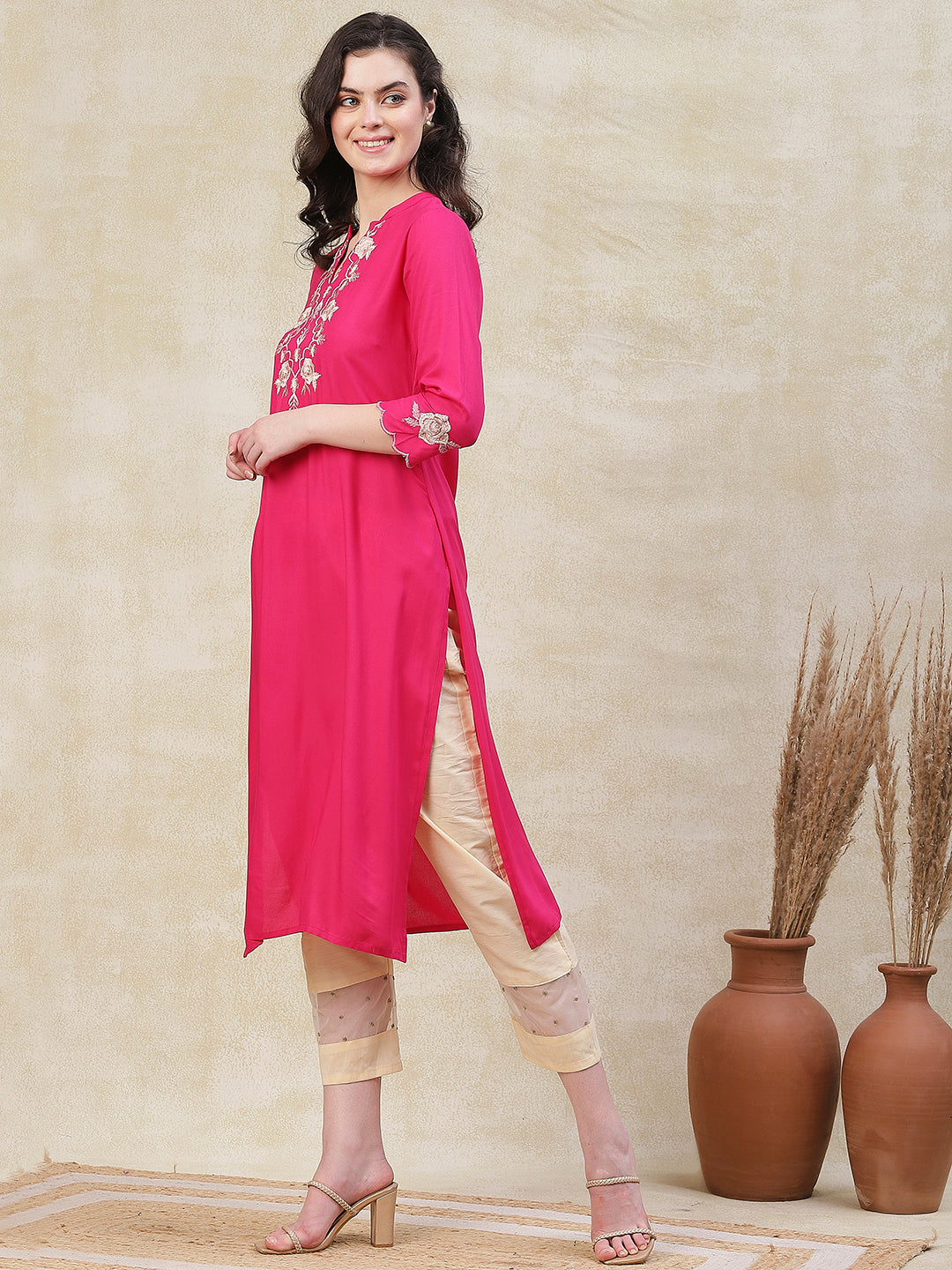 Solid Resham Embroidered Kurta - Pink