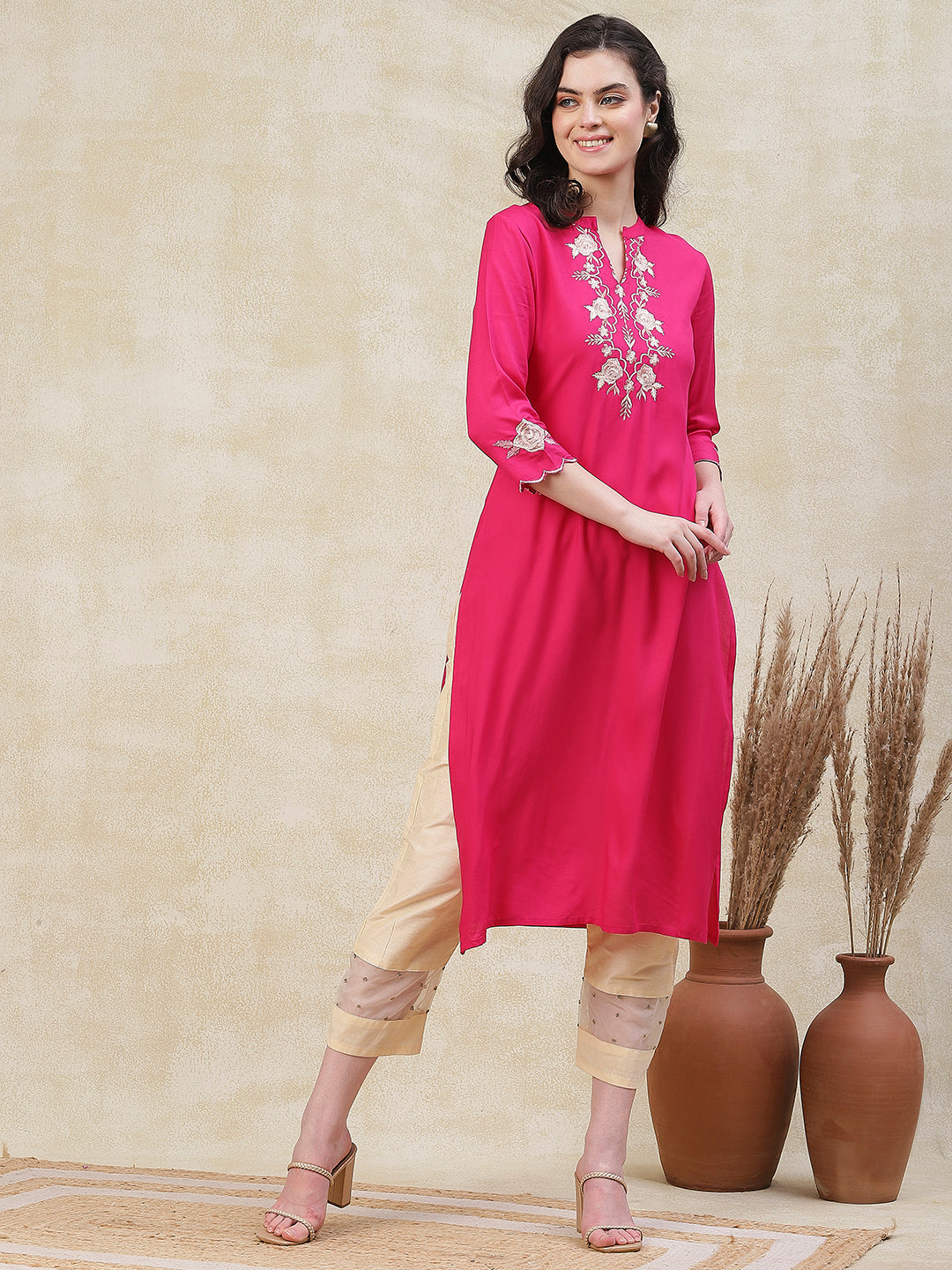 Solid Resham Embroidered Kurta - Pink