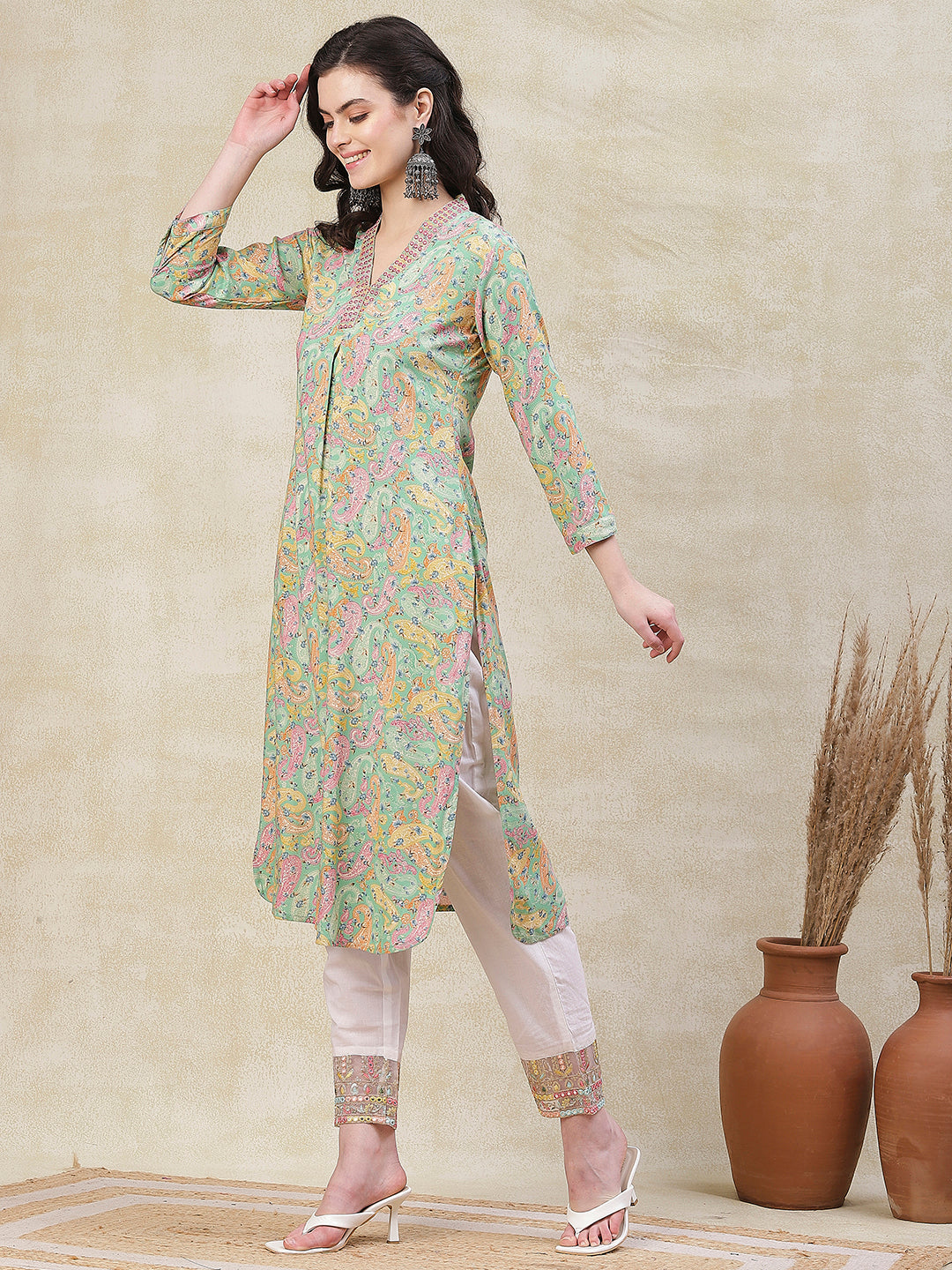 Floral & Paisley Printed Resham & Zari Embroidered Kurta - Multi