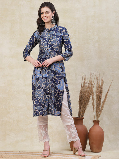 Abstract Printed Metal Buttoned Kurta - Blue