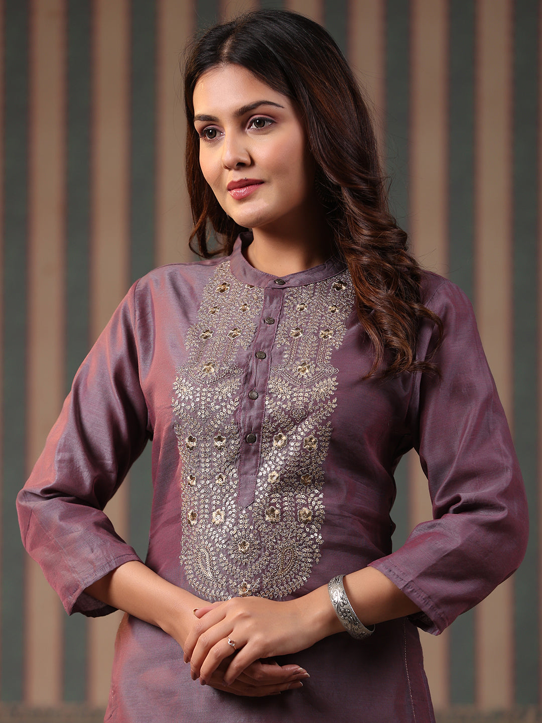 Dual Tone Ethnic Zari Embroidered Straight Fit Kurta - Lavender