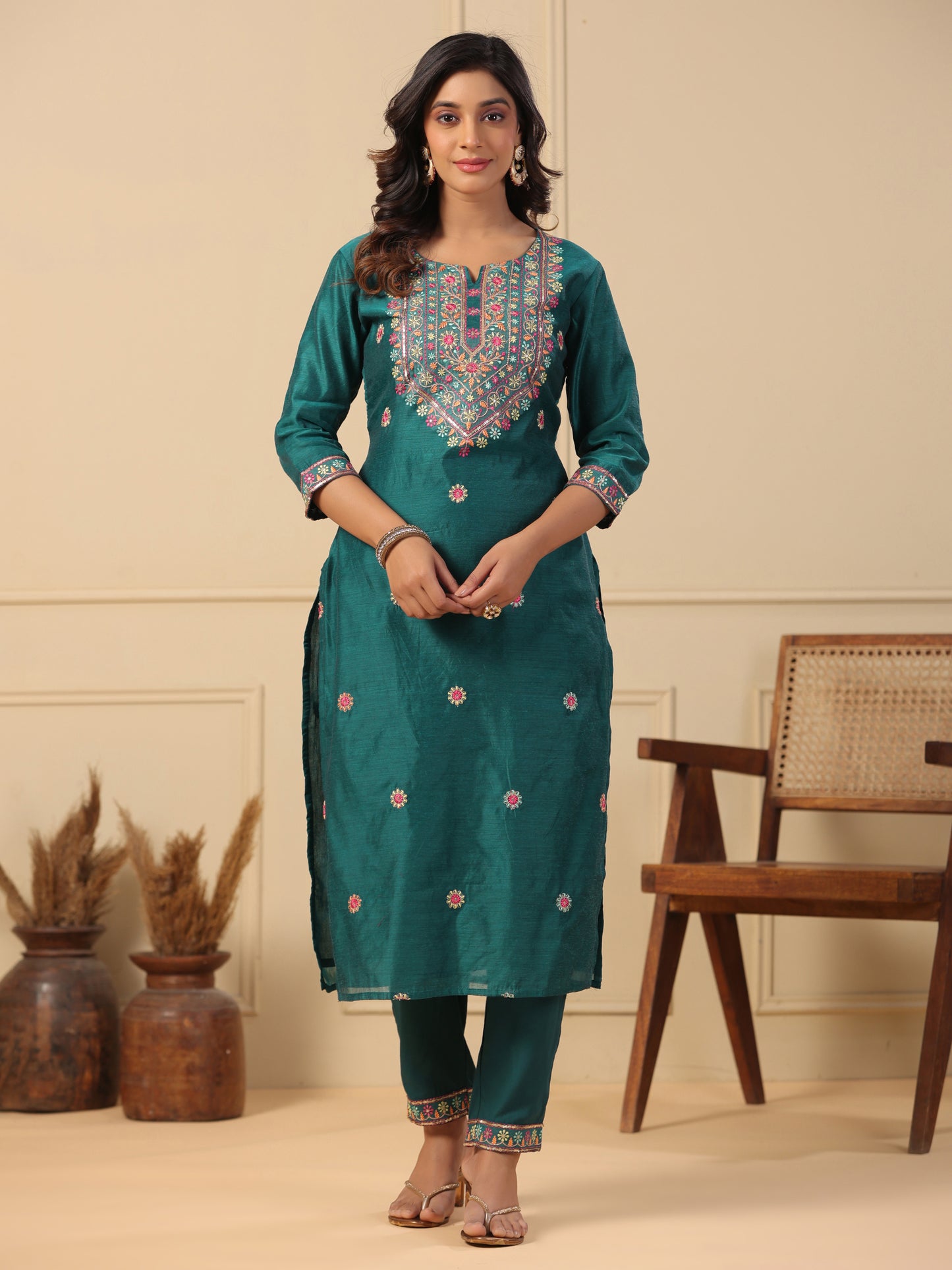 Floral Ethnic Embroidered Straight Fit Kurta with Pant - Green