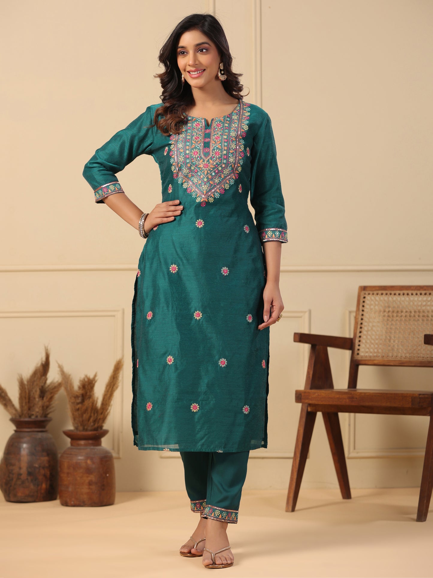 Floral Ethnic Embroidered Straight Fit Kurta with Pant - Green