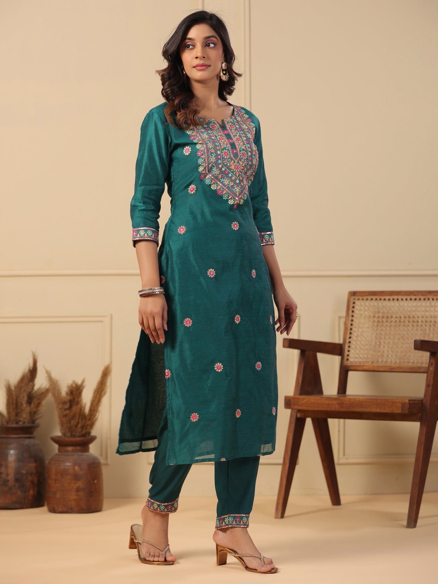 Floral Ethnic Embroidered Straight Fit Kurta with Pant - Green