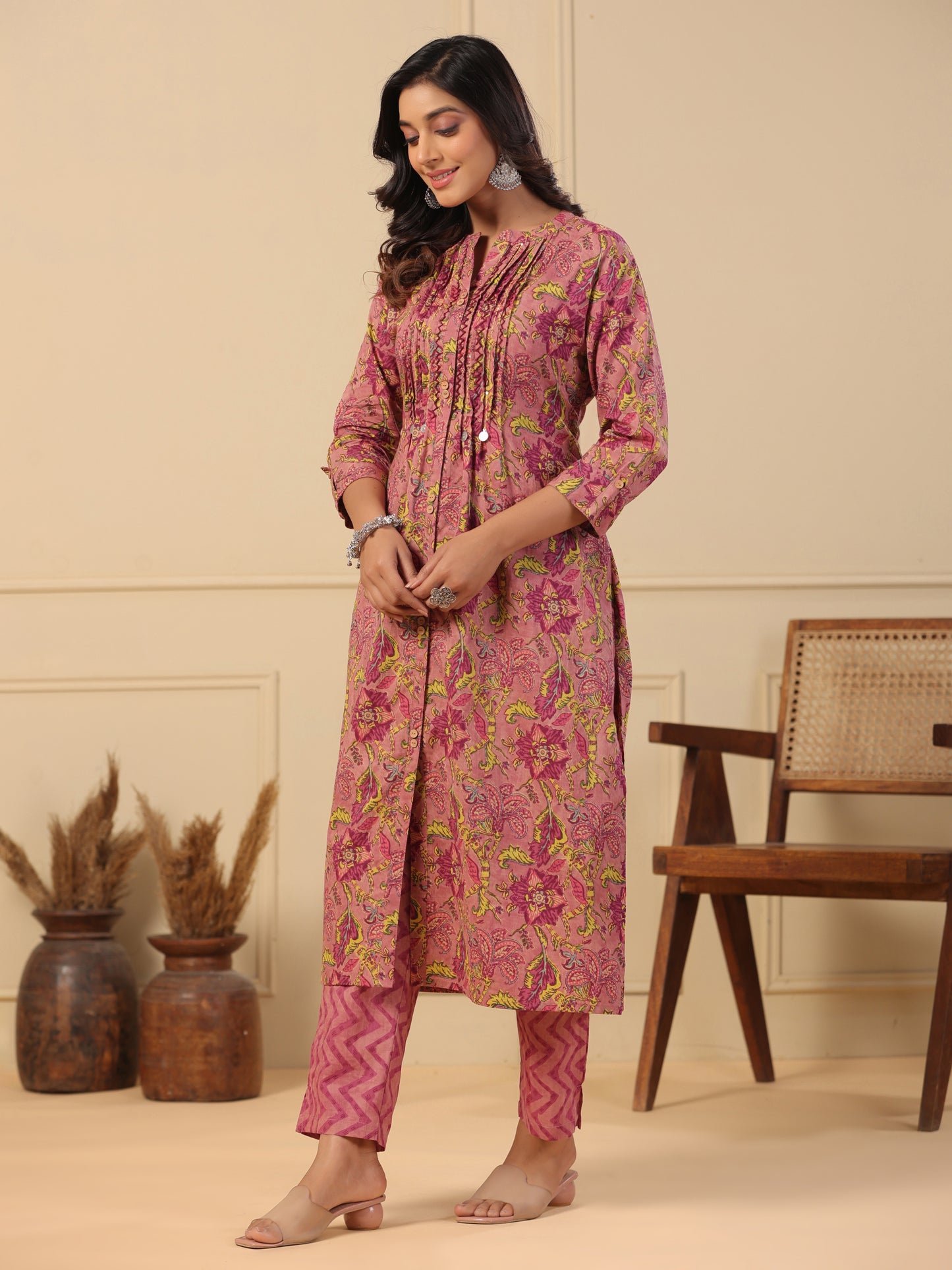 Floral Printed Resham & sequins Embellished Pin-tuck Kurta with Pants - Rose & Purple