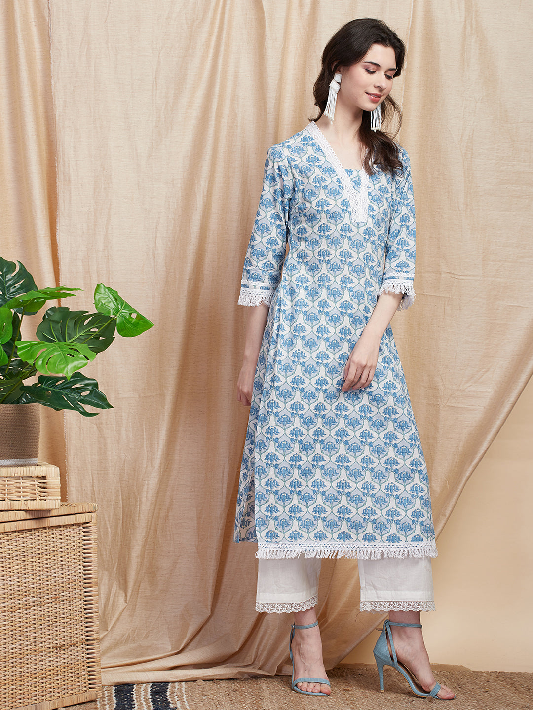 Floral Block Printed Crochet & Fringed Lace Work Kurta - White & Blue