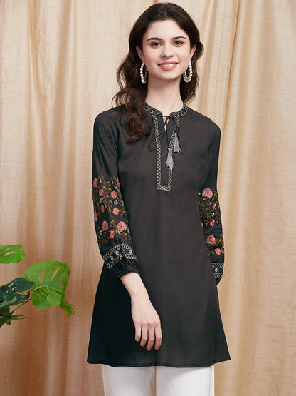 Solid Resham Embroidered A-line Kurti - Black